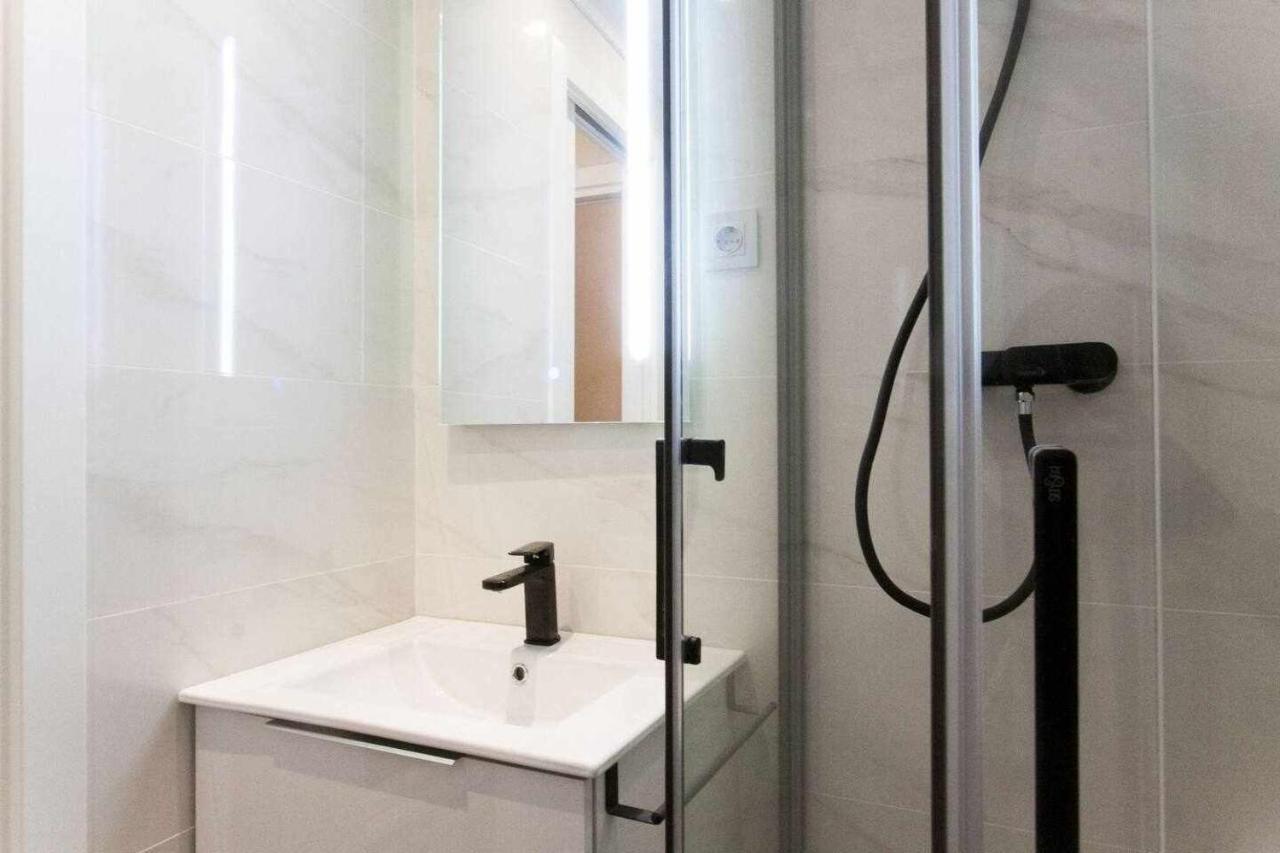 New Moderno Y Elegante Apartamento Centrico Мадрид Екстер'єр фото